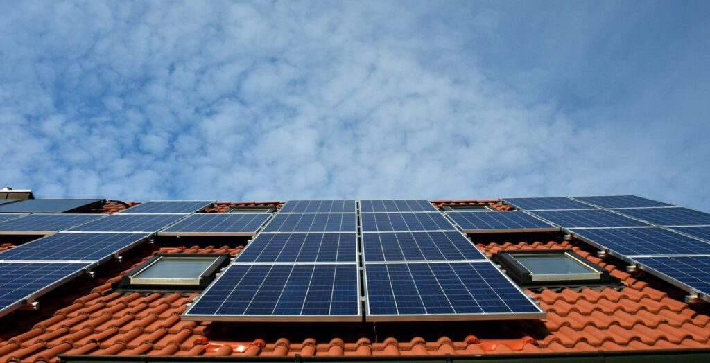 Paris : bientôt 170 foyers alimentés par des panneaux solaires